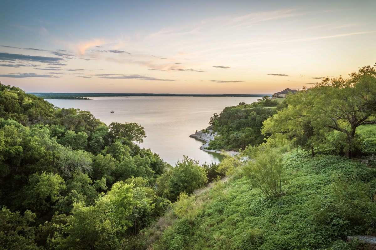 White Bluff Resort Is An Affordable Lakeside Oasis Just 90 Minutes