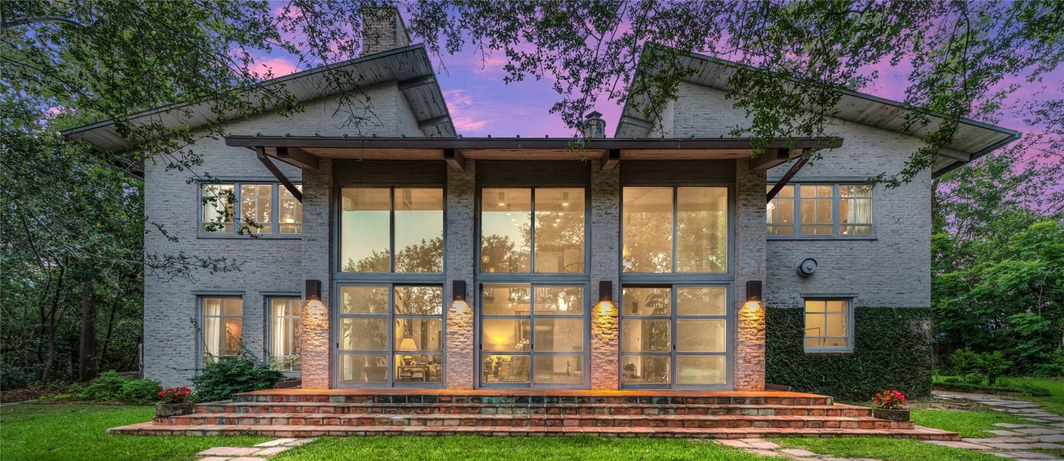 The back facade of 3 Longbow Lane. (Photo by Patrick Bertolino for Sotheby's International Realty)