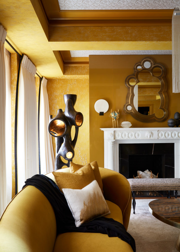 In this pied-à-ciel in a super-scraper on Billionaires’ Row designed by Drake/Anderson, anthropomorphic forms crawl and rise from tabletops, fantastic little beasts, and a contemporary take on tulipomania. (Photo by Stephen Kent Johnson)