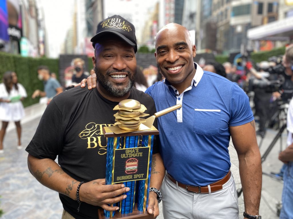 Bun B with celebrity judge and former NFL star Tiki Barber_photo by Scurfield Group