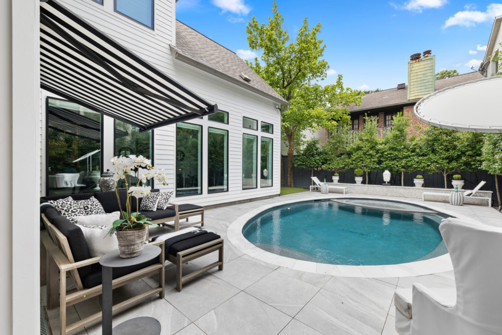 Tucked between River Oaks and Montrose, this townhome at 2028 Park Street offers sophisticated urban living. (Photo by Josh Gremillion)