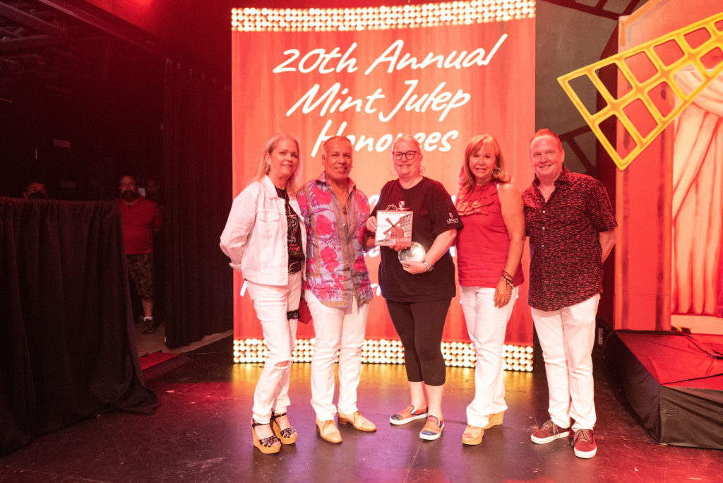 Legacy Community Health chief of development officer Chree Boydstun, Mint Julep co-chair Tony Bravo, honoree Katy Caldwell, and co-chairs Cyndy Garza Roberts and Ray Purser (Photo by Daniel Ortiz)