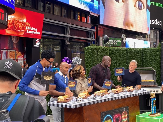 The panel of Good Morning America's United States of Burger contest judges decides who will walk away the winner. 