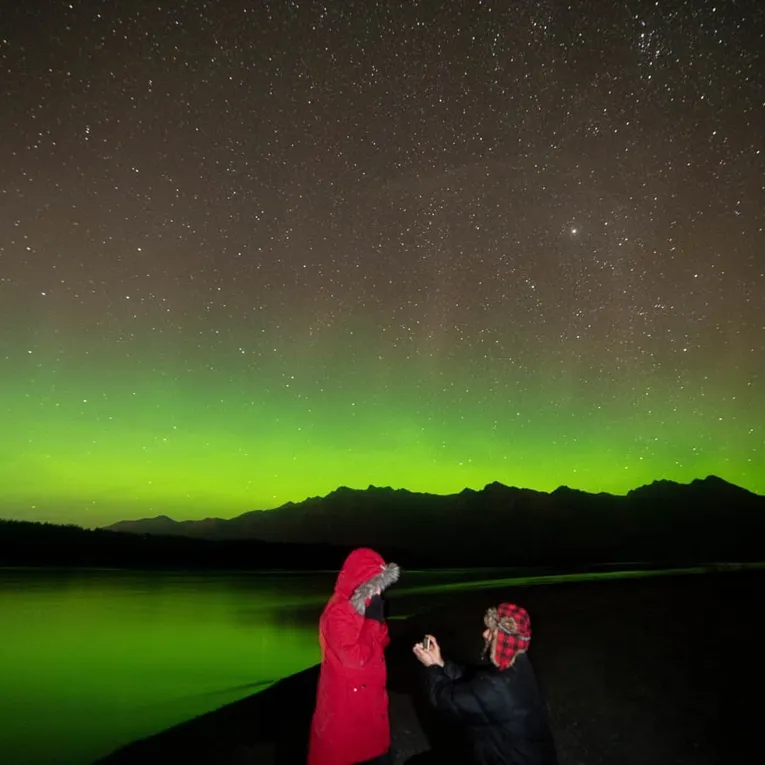 The Knot experience gifts include this Northern Lights tour in Anchorage
