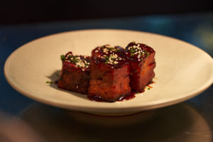 Ronnie Killen Waldorf Astoria Los Cabos Pedregal Culinary Weekend pork belly burnt ends (Photo by Studio Caribe)