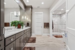 1543 Meeting Street – includes its adjoining laundry room, dressing closet and oversized master bath.