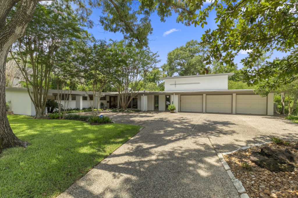 The mid-century modern home, designed by Philip G. Willard, at 503 Timber Terrace Road is listed with Nan and Company Properties for $1,895,000. (Photo by Nan Studios)