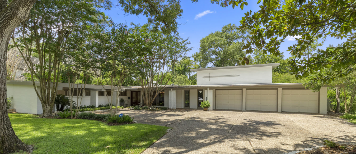 The mid-century modern home, designed by Philip G. Willard, at 503 Timber Terrace Road is listed with Nan and Company Properties for $1,895,000. (Photo by Nan Studios)