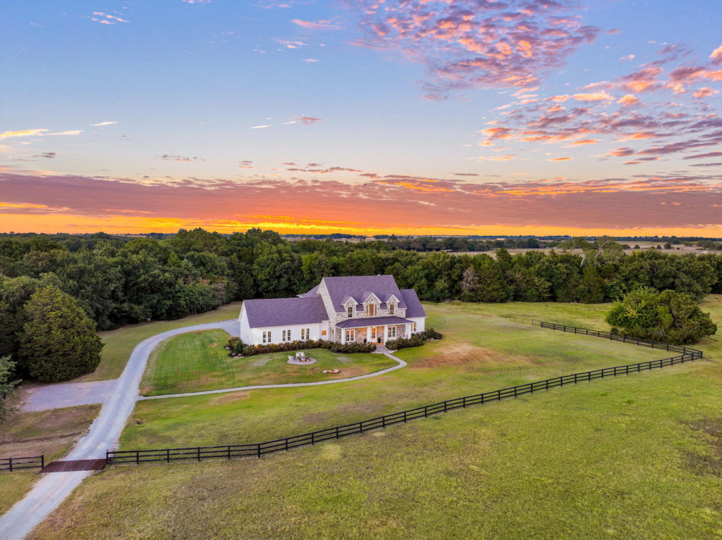 The historic Thornbridge Hill Estate in Whitesboro, Texas. (Photo by Sharp Frame Media for Douglas Elliman Realty)