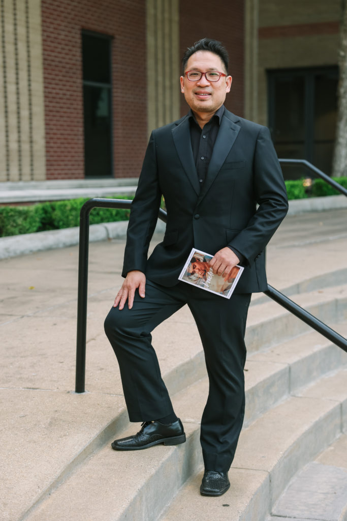 Conductor Marlon Chen at the "Loveletter" concert. (Photo by Johnny Than)