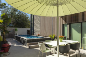 The elevated swimming pool and pool deck is an exceptional addition to the townhouse at 1922 Fairview. (Photo by Anthony Rathbun)