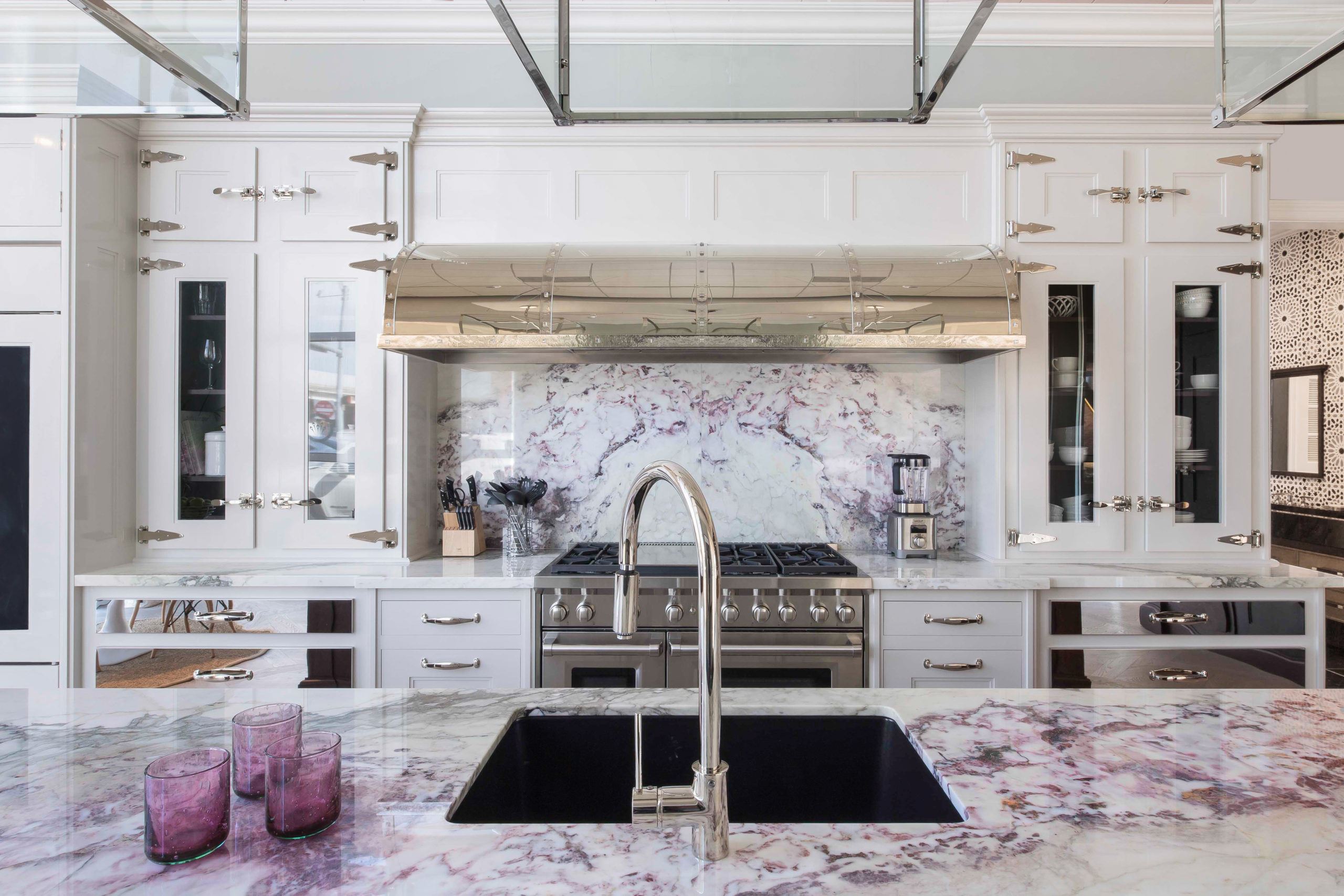 Peacock – The Dallas showroom explores the boundaries of modern kitchen design.