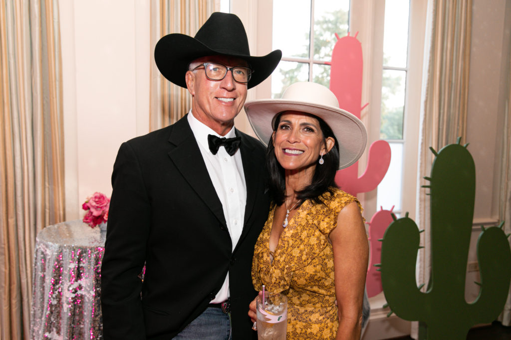 Jeff & Jackie Badders at Frances Moody Buzbee's 30th birthday party at River Oak Country Club. (Photo by Pixel Studio Productions)