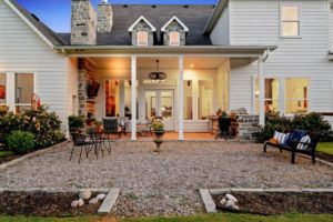 imagereader (2) (Photo by Sharp Frame Media for Douglas Elliman Realty)