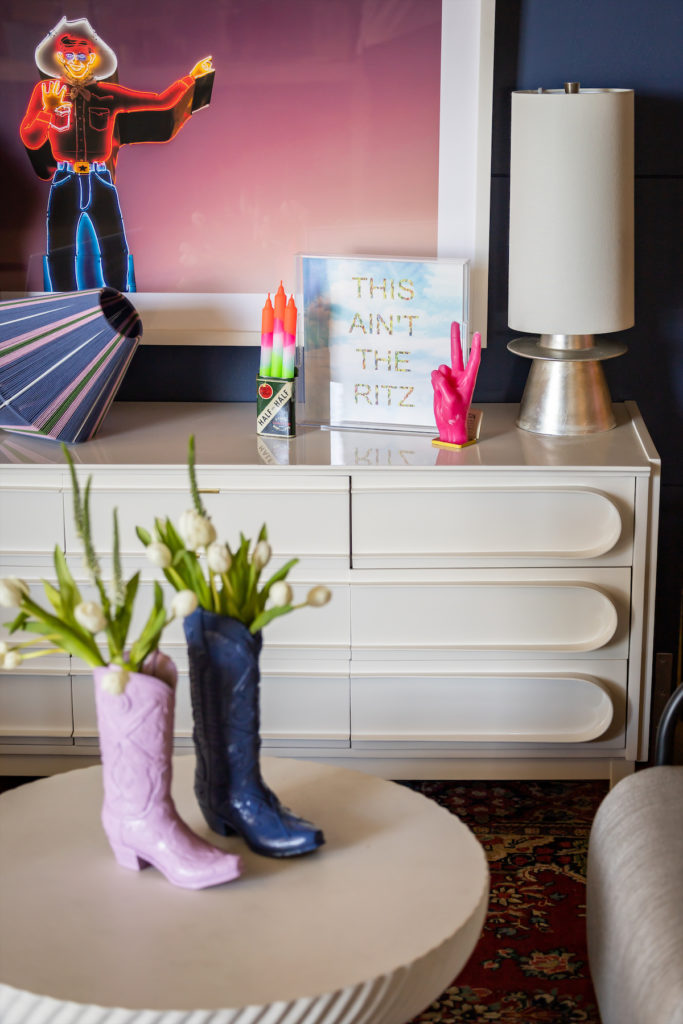 An artful Texas enclave by Scout Design Studio. (Photo by Aaron Dougherty)