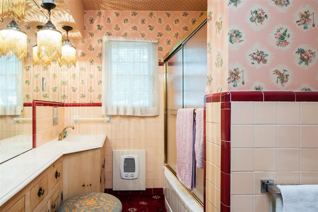 A timeless bathroom.  