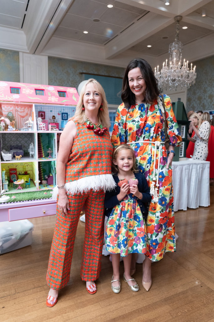Interior designer Courtnay Elias, Carrie Colbert and her daughter Elle at the 'La Petite Maison' gala (Photo by Daniel Ortiz)
