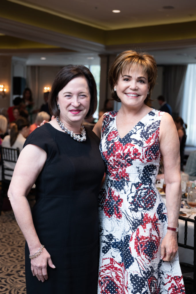 Anne Neeson, honoree Hallie Vanderhider at the El Centro de Corazón luncheon (Photo by Daniel Ortiz)