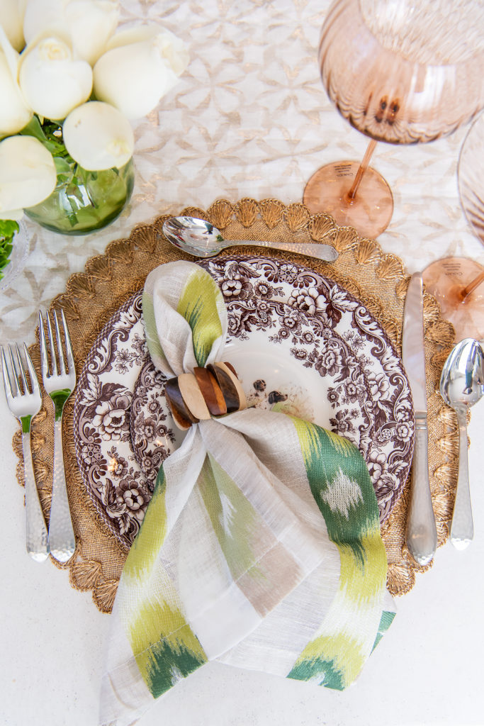 Bering's sets the perfect holiday scene with their festive tablescapes.