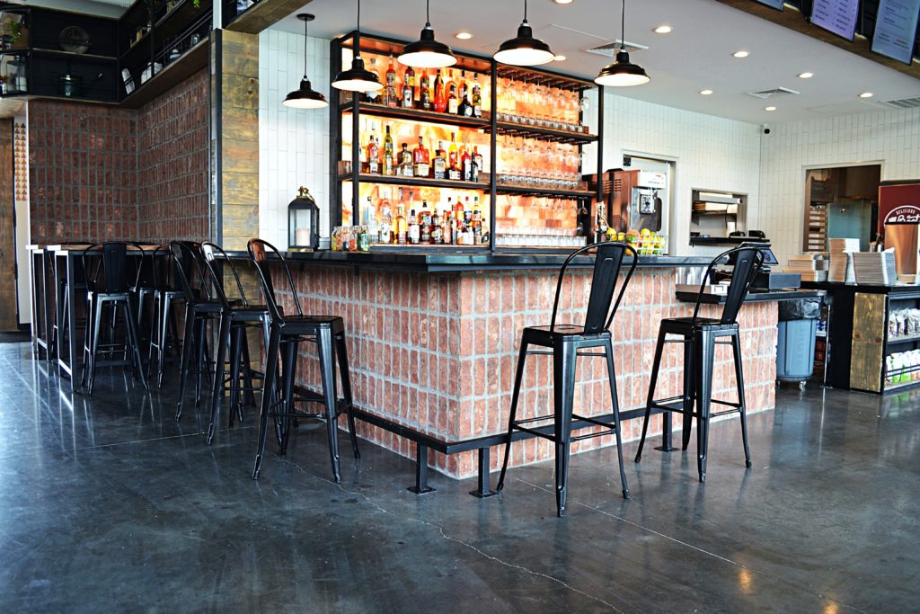 Cherry Block Smokehouse features a full bar. (Photo by POP Studios PR)