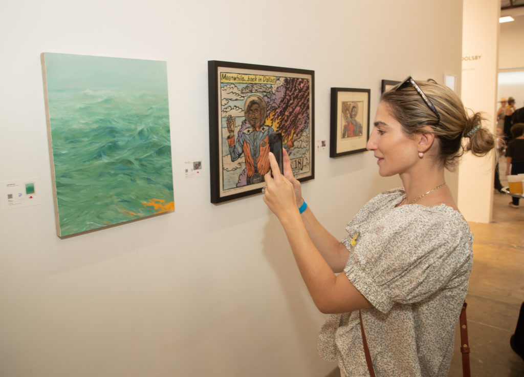 Hannah Fagadau (Photography by Exploredinary)