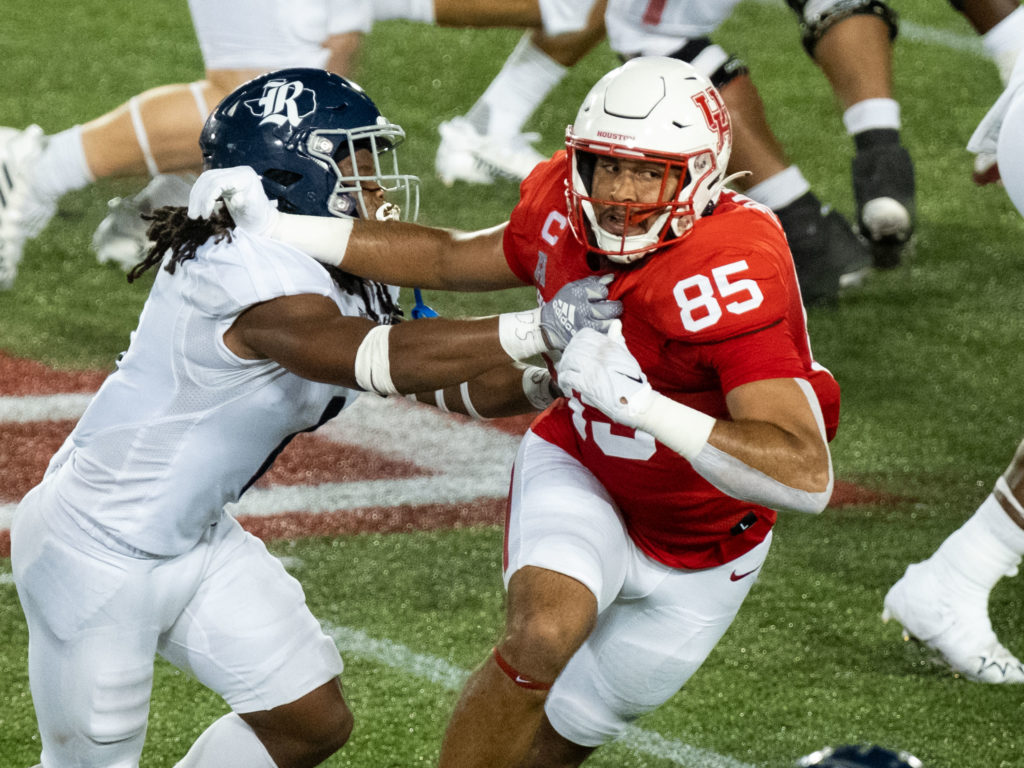 University of Houston tight end Christian Trahan works to break free. (Photo by F. Carter Smith)