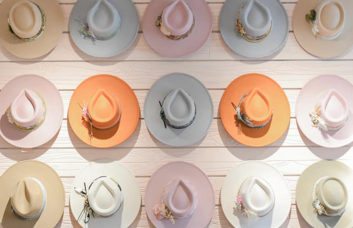 flea style hat bar