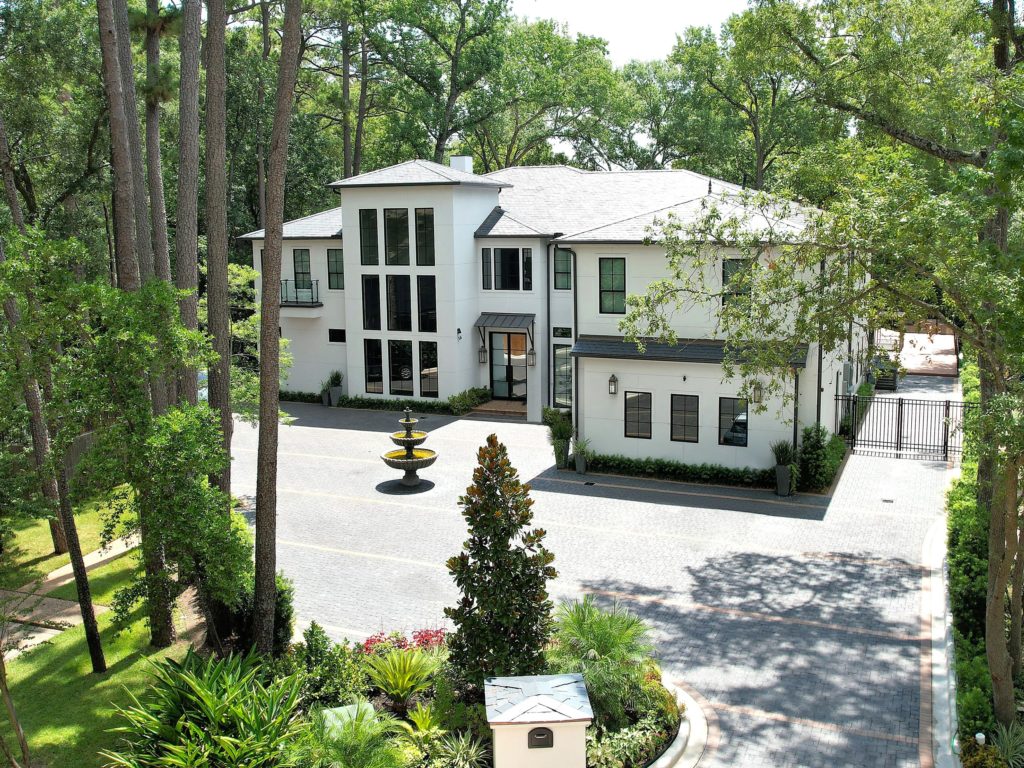 The 10,000 square foot home at 346 Hunters Trail  in Memorial Villages has hit the market. (Photo by Jason Koonce with Hommati)