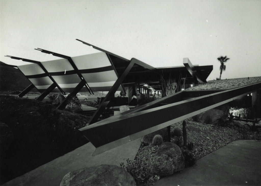 One of William F. Cody's diverse designs: The Springs Restaurant, Cameron Shopping Center, Palm Springs, 1957. (Erwin Lang)