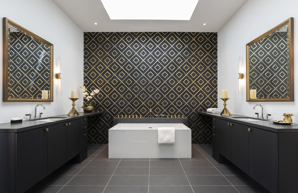 The master bath at 4006 Essex, The House of Many Palms.(Julie Soefer Photography)