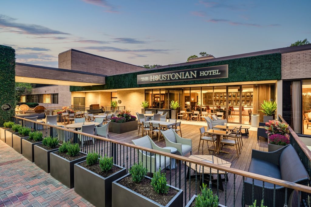 The Houstonian Hotel's new entry, bar and patio. The new outdoor bar and patio is an addition to their restaurant Tribute. (Photo by Courtesy of The Houstonian Hotel, Club and Spa)