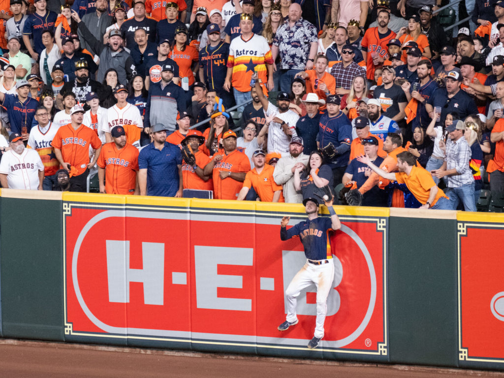 Astros Pounce on Yankees' Mistakes in Game 3, Move Closer to ALCS