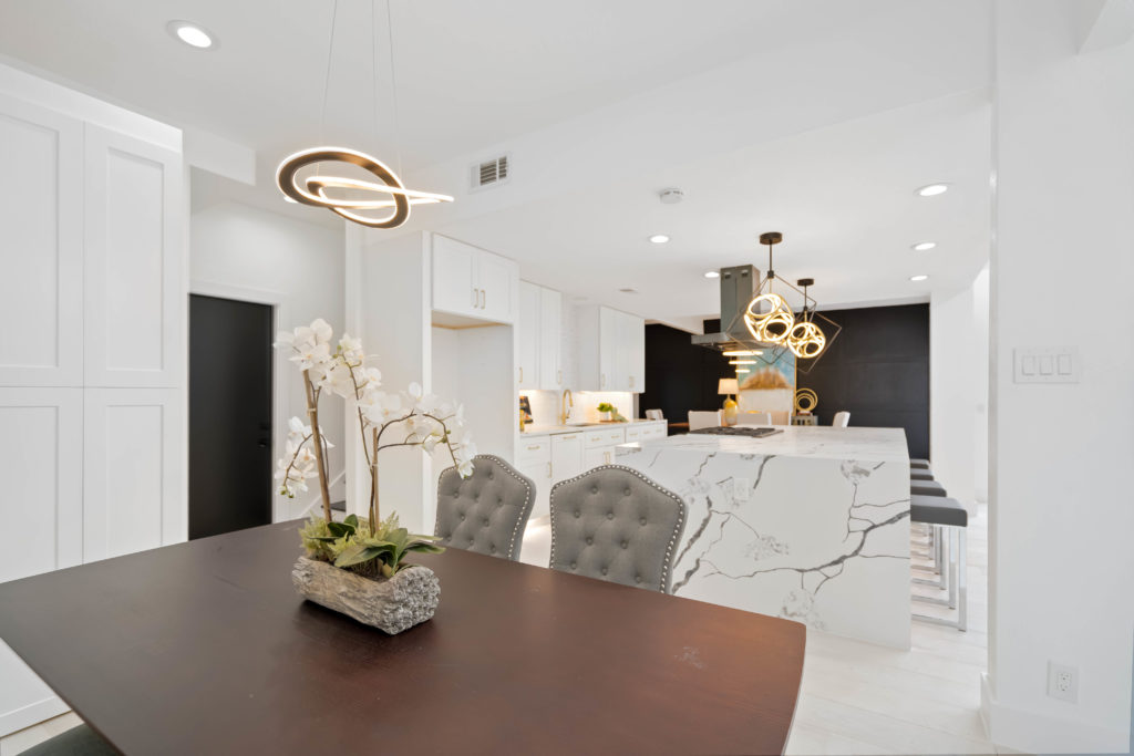 The home's open concept leads to an easy flow between rooms.