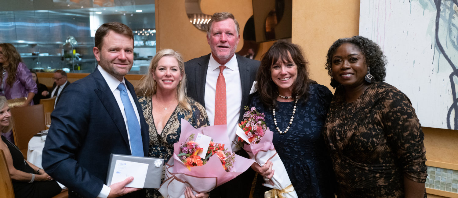 Chairs Eric & Lisa Elder, Steve & Paula Winter with AVDA CEO Maisha Colter at the 'Honoring Texas Victims' dinner at Tony's (Photo by Daniel Ortiz)