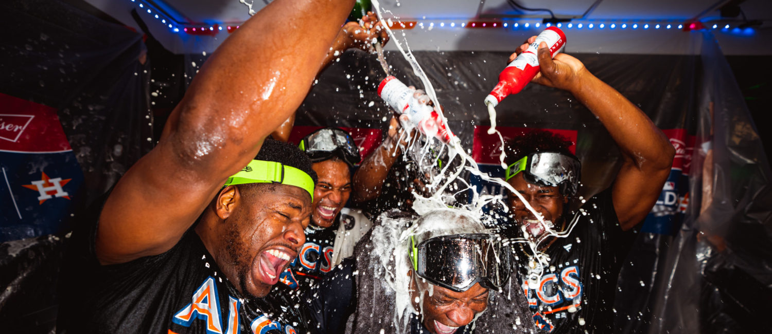 Astros beat Mariners 18 innings celebration