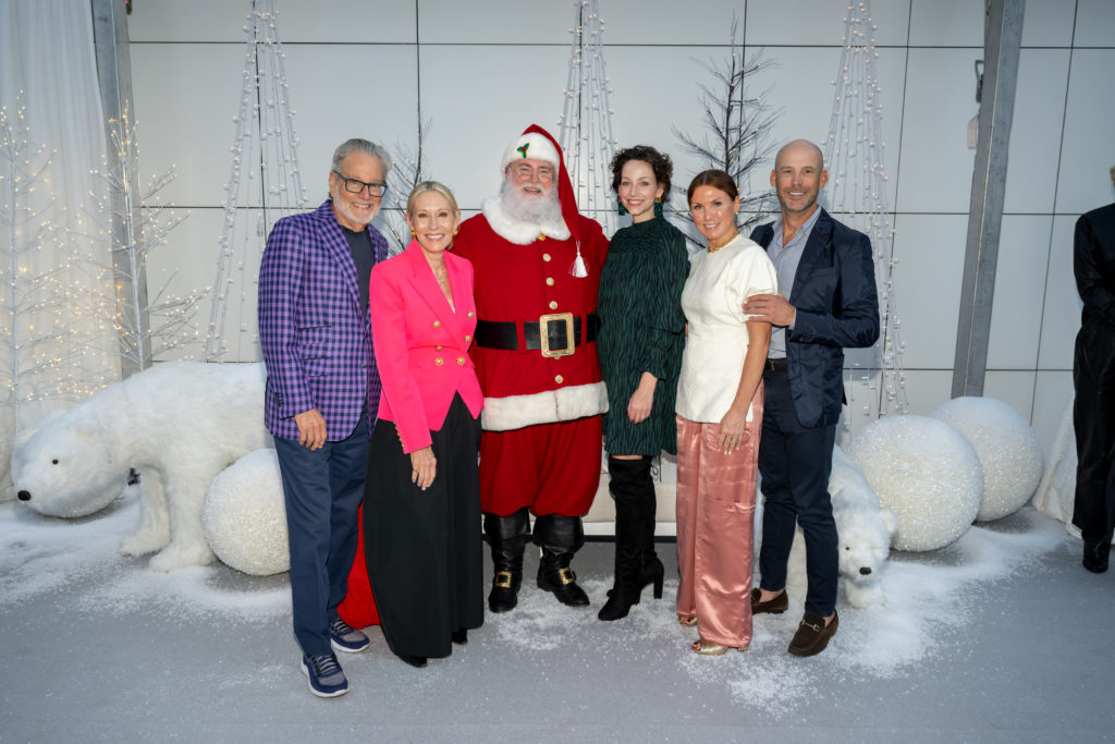 Howard & Cindy Rachofsky, Melissa Ireland, Lisa & John Runyon (Photo by Bruno, Snap the Picture)