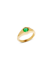 LIZZIE MANDLER ROUND EMERALD KNIFE EDGE SIGNET RING