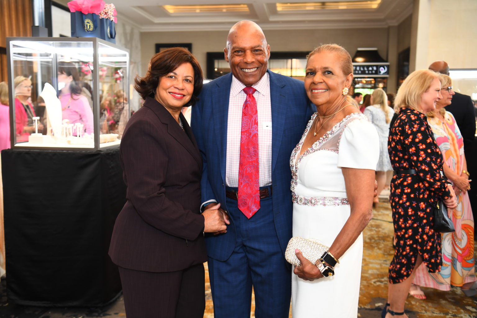 Music Legend Gladys Knight Brings the Razzle Dazzle to a 1 Million Houston Lunch PaperCity