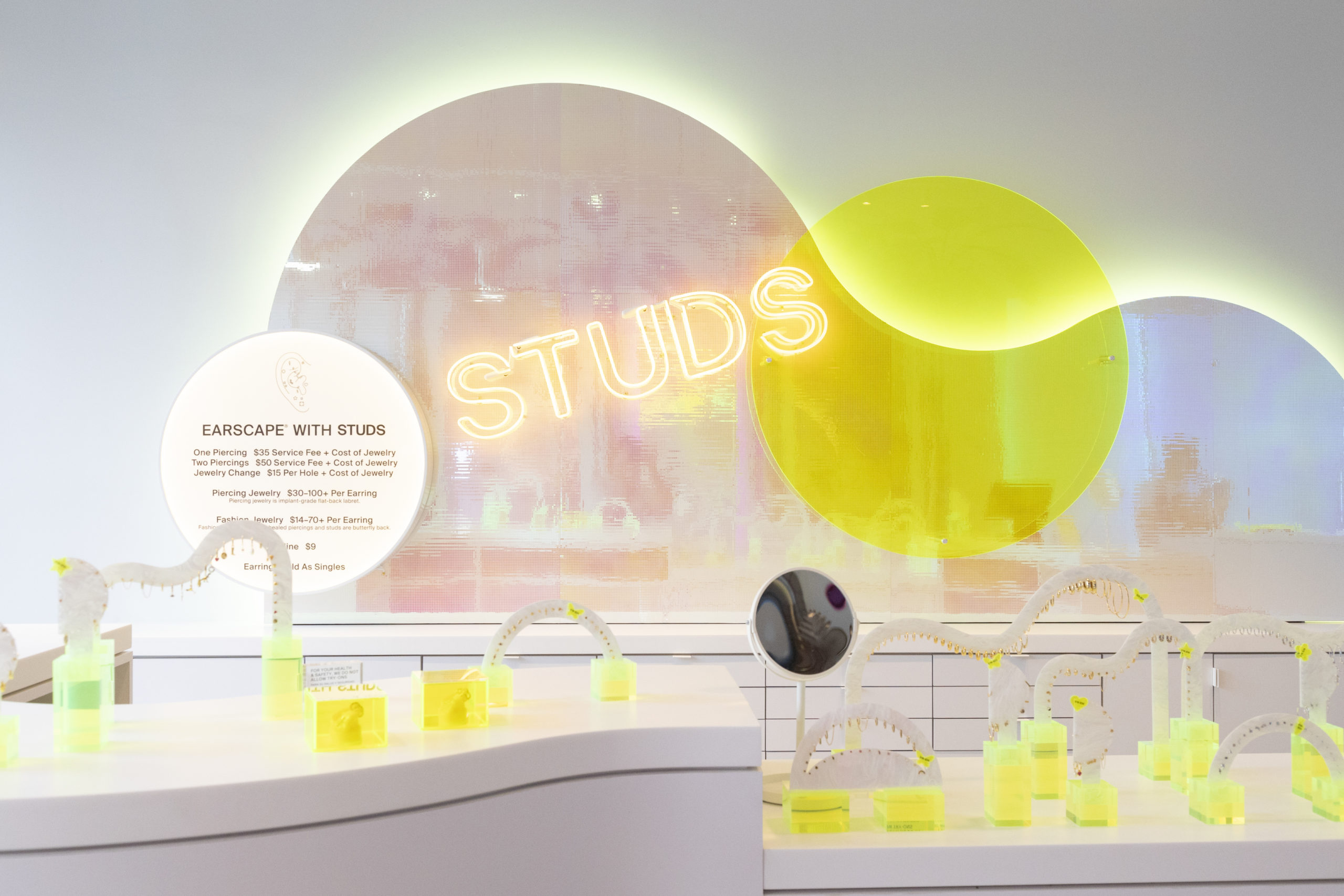 Studs Stores Earbar