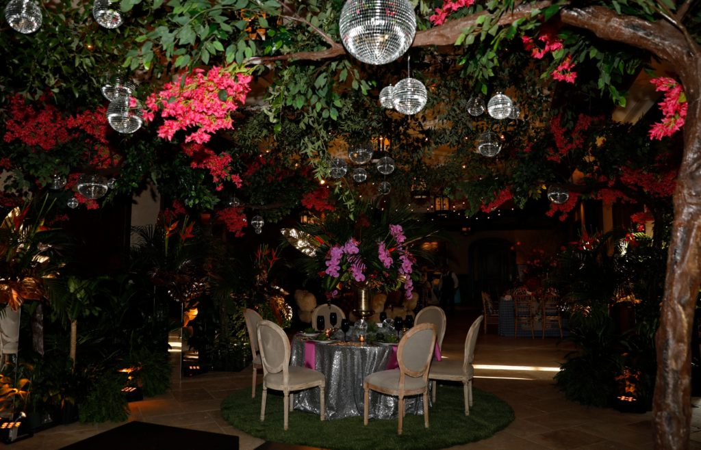 Table design by The Garden Gate (Photo by Melissa Macatee, Macatee Photography)