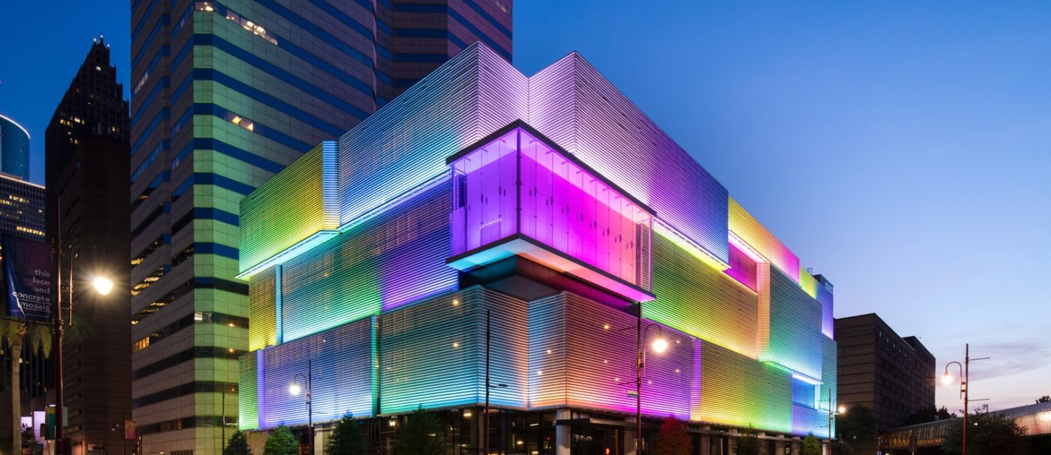Poised by the Lyric Garage which hosts an array of art installations, you’ll find the new Houston food hall dubbed Lyric Market.