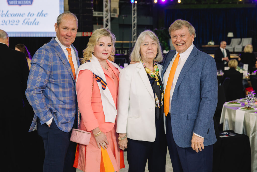 Jim & Whitney Crane, Tissy & Rusty Hardin at the Crime Stoppers dinner on the field at Minute Maid Park. (Photo by CatchlightGroup.com)
