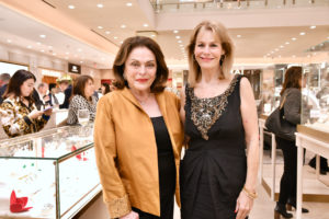 20 Beth Wolff and Cheryl Byington (Photo by Alex Montoya)