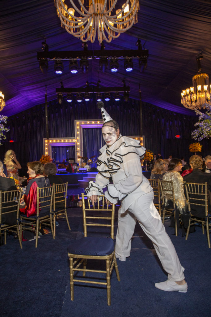 Pagliacci on stage at The Menil Collection's 'Cirque Surréaliste' 35th anniversary gala (Photo by Jenny Antill)