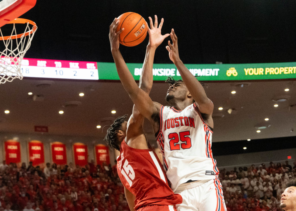 UH freshman Jarace Walker can score in a variety of ways. (Photo by F. Carter Smith)