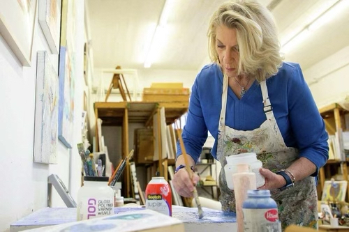 Sandi Seltzer Bryant has served as the de facto den mother to a generation of artists who call Winter Street Studio their creative home. 