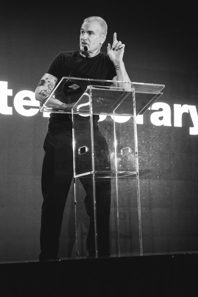 Henry Rollins speaks about his friend, honoree Shepard Fairey, at the Dallas Contemporary Gala. (Photo by Jonathan Zizzo)