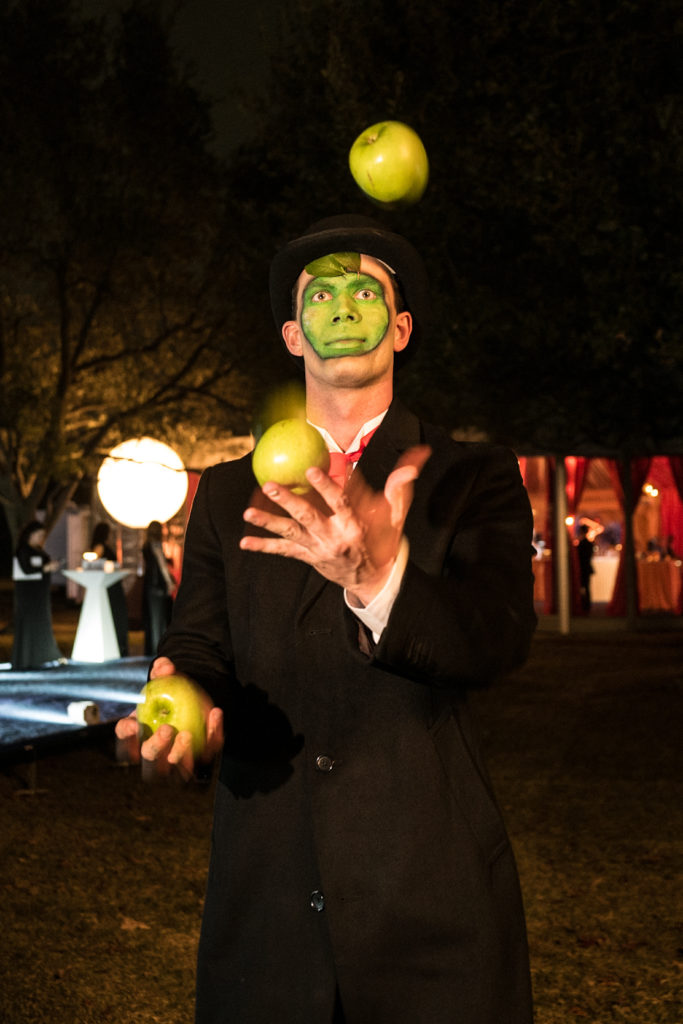 Juggler at The Menil Collection's 'Cirque Surréaliste' 35th anniversary gala (Photo by Daniel Ortiz)