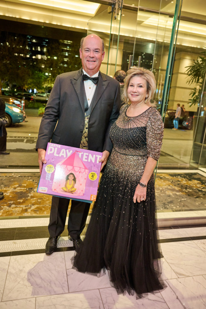 Ryan & Lisa Lance at the Spindletop Holiday Ball. (Photo by Fulton Davenport/PWL Studio)