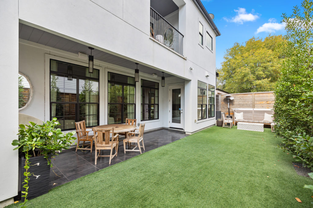 The spacious backyard at 1919 Elmen St. in Houston. (Photo by JG Photography)